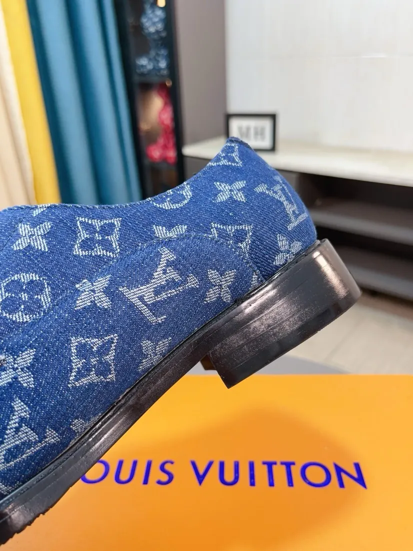 Ex-factory price 720🌹🌹High version [LV] Louis Vuitton's popular casual leather shoes🎖Fashionable and elegant🎖🎖Material: Original imported open-edge beaded cowhide, washed cowhide leather lining, original open-molded rubber outsole, high-end and classy, ​​elegant quality, instantly transforming into a handsome man ❤❤Standard\nNumber: 38-44
